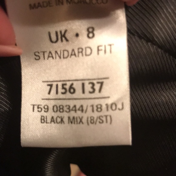 Marks & Spencer UK 8 US 4 Standard Fit Wool Blazer - Picture 4 of 5